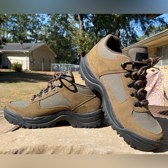🥾📜US 8.5-VASQUE Hiking Shoes Women’s Brown/Nubuck LTR/Arch/V-Lug Treads 🔥NWOT🔥 - Picture 8 of 12